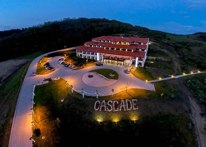 Hotel Cascade Resort & Spa