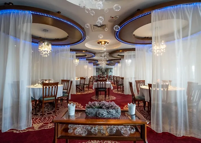 Hotel Cascade Resort & Spa